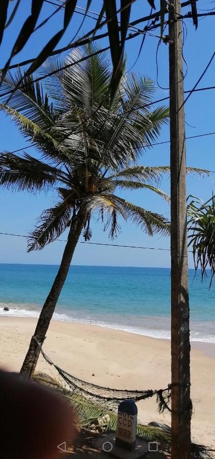 Chandi Gaya Beach Guesthouse Tangalle Exteriör bild