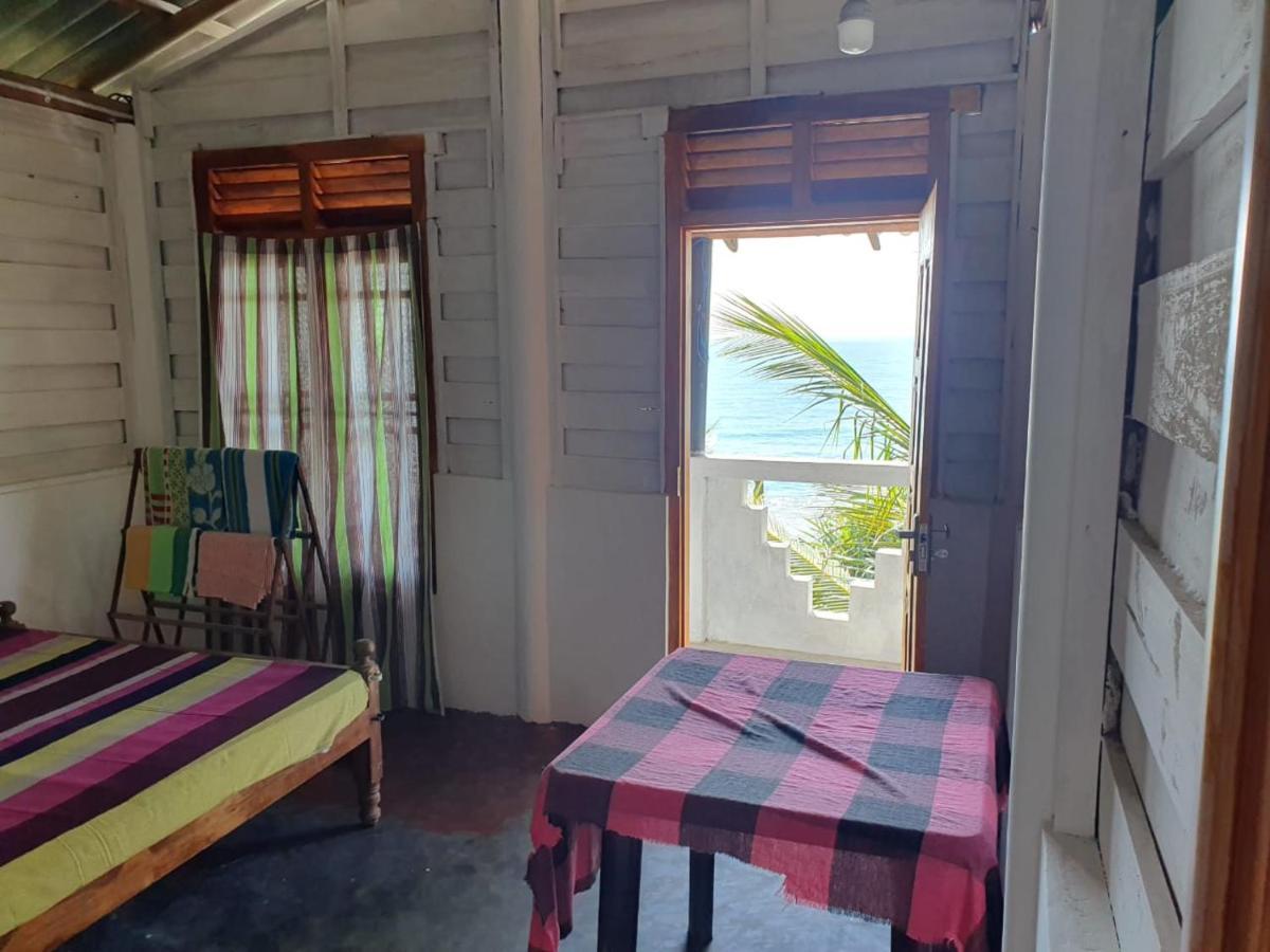 Chandi Gaya Beach Guesthouse Tangalle Exteriör bild