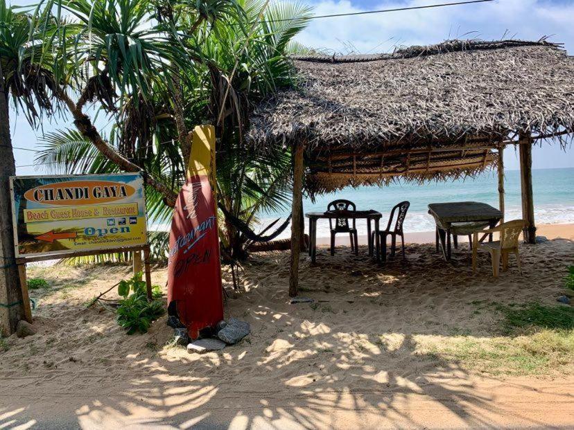 Chandi Gaya Beach Guesthouse Tangalle Exteriör bild
