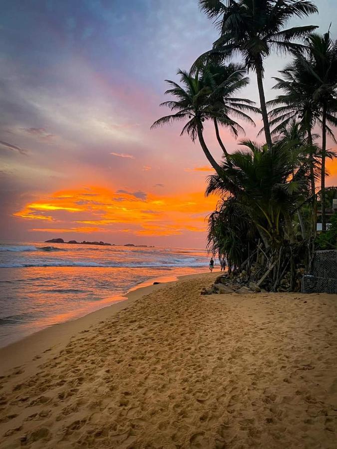Chandi Gaya Beach Guesthouse Tangalle Exteriör bild