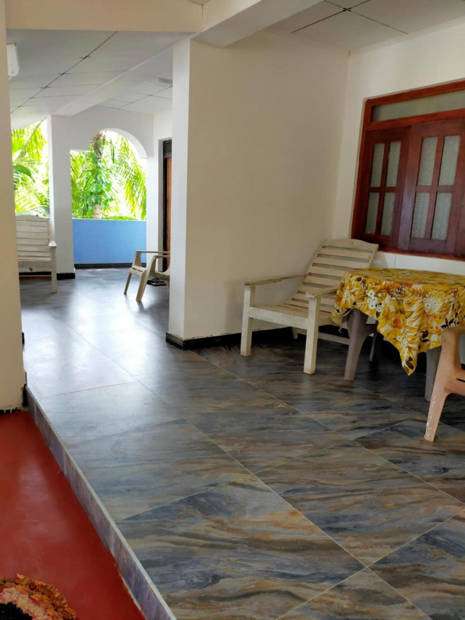 Chandi Gaya Beach Guesthouse Tangalle Exteriör bild