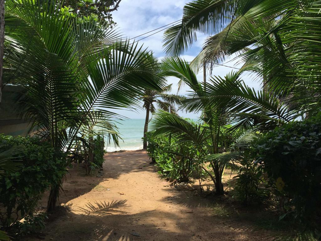 Chandi Gaya Beach Guesthouse Tangalle Exteriör bild